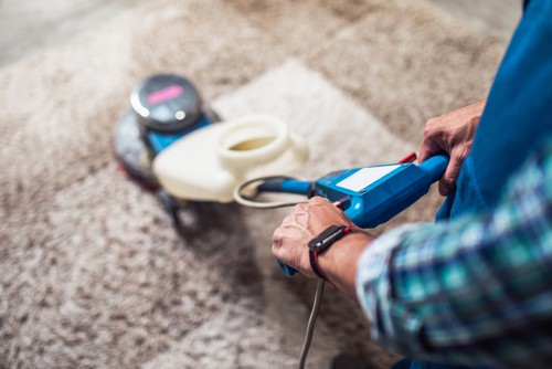 Is Dry or Wet Carpet Cleaning Better?