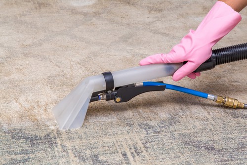 Cleaning dirty carpet